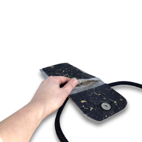 Skuldertaske til Fairphone 5 | af filt og økologisk bomuld | lysegrå - sort | Model KEDJA deluxe