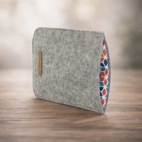Etui til mobiltelefon | fremstillet af filt og økologisk bomuld | lysegrå - colorful | "LET"-model