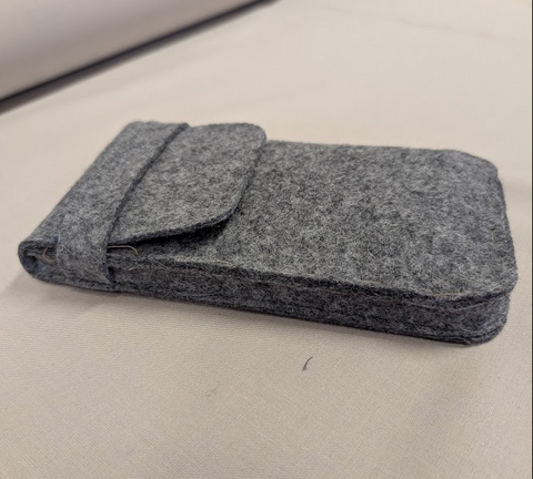Mobilcover antracit 3 mm til iPhone 17 - model Gerd D.