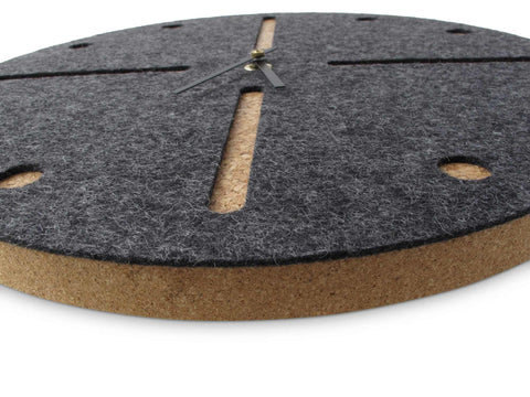 Vægur lavet af filt og kork 30 cm | antracit - sort | Design: Odense