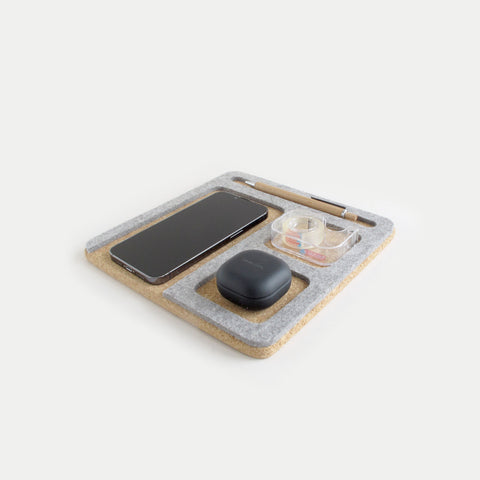 Organizer til mobiltelefon, notesblok, pen, nøgler osv. | lavet af filt og kork | lysegrå