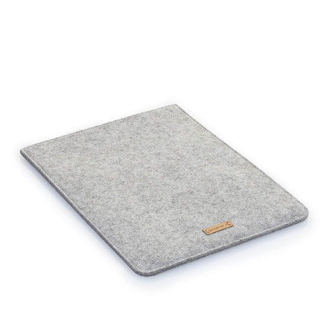 Sleeve til iPad Pro 12,9" - 5. generation | fremstillet af filt og økologisk bomuld | lysegrå - tracks | "LET"-model