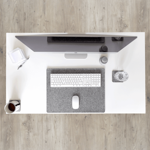 Skrivebordsunderlag af filt og kork | 38x50cm | lysegrå