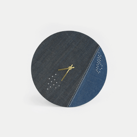 Vægur Wabi Sabi Denim rundt 30 cm | Denim - Guld | Design: Yokohama