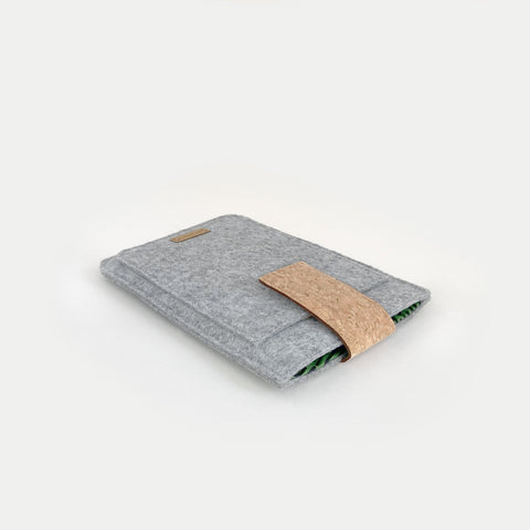 Cover til PocketBook Verse | med magnetlukning og ekstra rum | lys grå - Stripes | Model "HAKA"