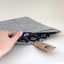 Etui til Asus ExpertBook | med magnetlukning og ekstra rum  | lysegrå - Bloom | Model "HAKA"