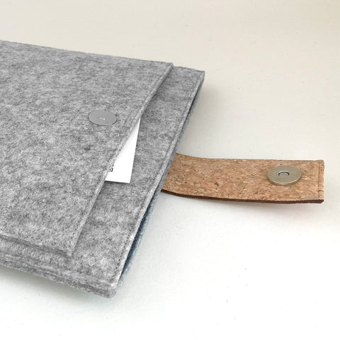 Etui til MacBook Air M3 13 | med magnetlukning og ekstra rum  | lysegrå - Bloom | Model "HAKA"