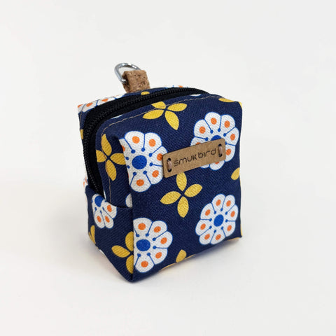 Mini-taske til hovedtelefoner & Co. | lavet af økologisk bomuld | Designblomst | Model PocketCube