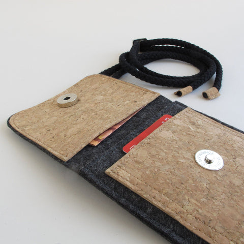 Skuldertaske til Fairphone 5 | lavet af filt og økologisk bomuld | antracit - striber | Model KEDJA