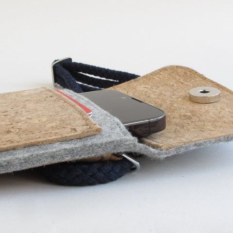 Skuldertaske til Fairphone 3 | lavet af filt og økologisk bomuld | lysegrå - blomstrer | Model KEDJA