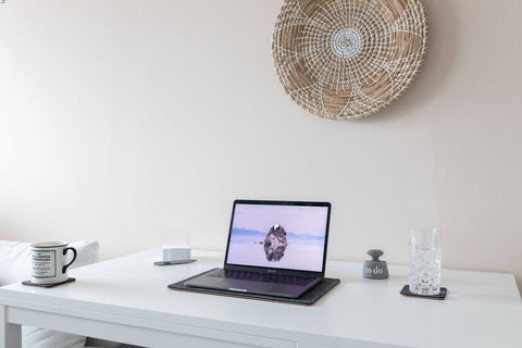 Måtte til MacBooks lavet af filt og kork | 26x38cm | antracit