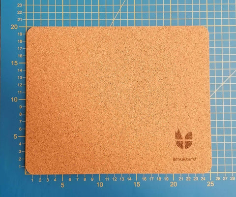 Musemåtte lavet af filt og kork | 20x25 cm | lysegrå