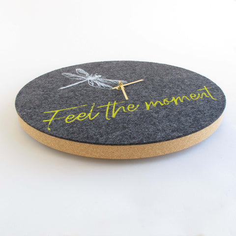 Filt og kork vægur 30 cm | Design "Moment" af Anja Streese