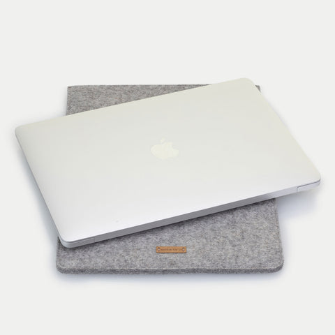 Sleeve til MacBook Pro 13 | fremstillet af filt og økologisk bomuld | lysegrå - Tracks | "LET"-model