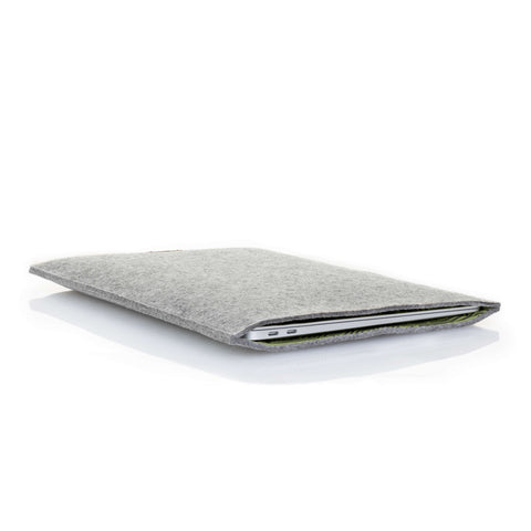 Sleeve til MacBook Pro 13 | fremstillet af filt og økologisk bomuld | lysegrå - Stripes | "LET"-model