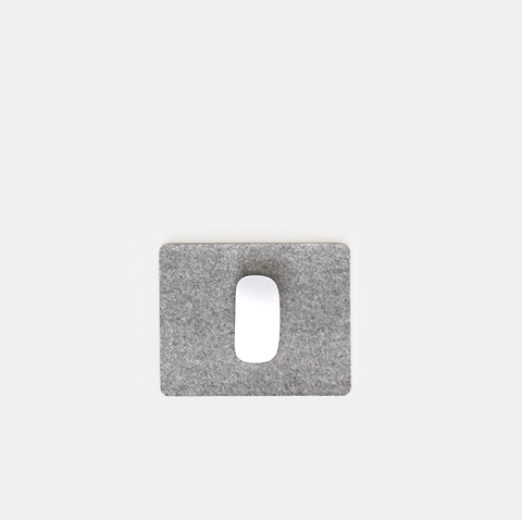 Musemåtte lavet af filt og kork | 20x25 cm | lysegrå