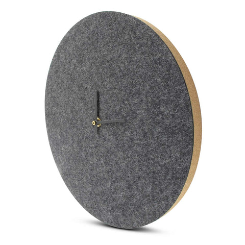 Vægur lavet af filt og kork 30 cm | antracit - sort | Design: Aalborg