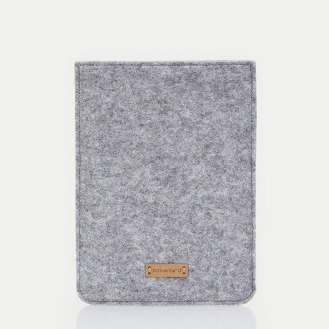 Skræddersyet eReader-cover | fremstillet af filt og økologisk bomuld | lysegrå - tracks | "LET"-model